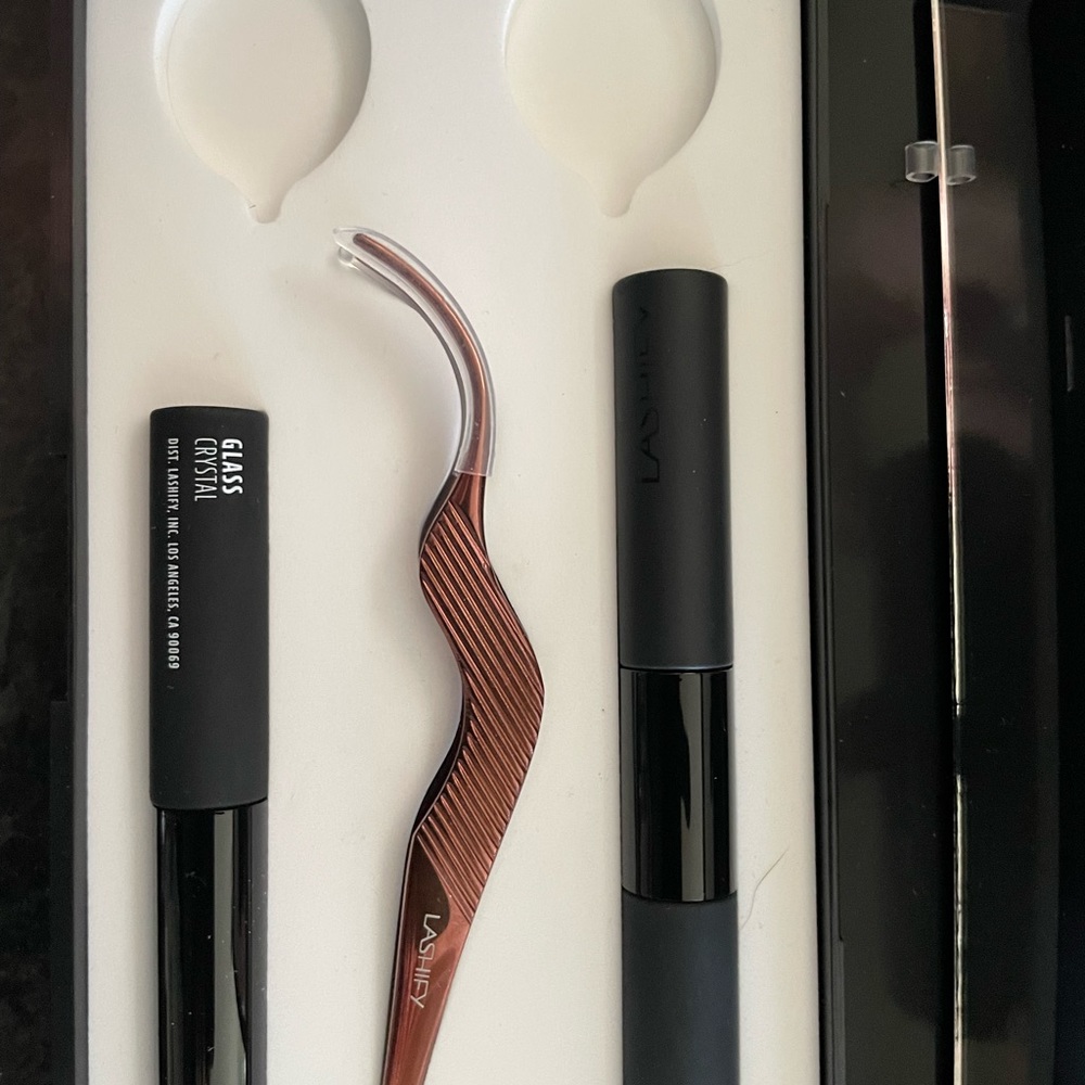 BRAND NEW NEVER BEEN USED. Lashify Control Kit, Black, Curl, 10mm-12mm-14mm